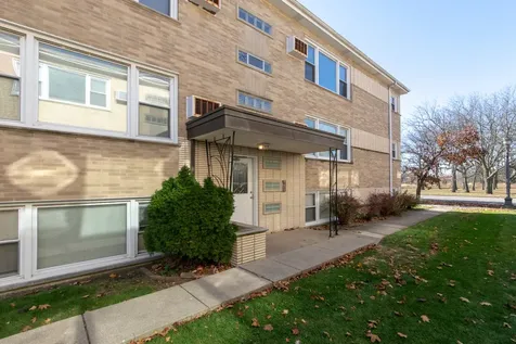 2245 Des Plaines Avenue North Riverside IL 60546