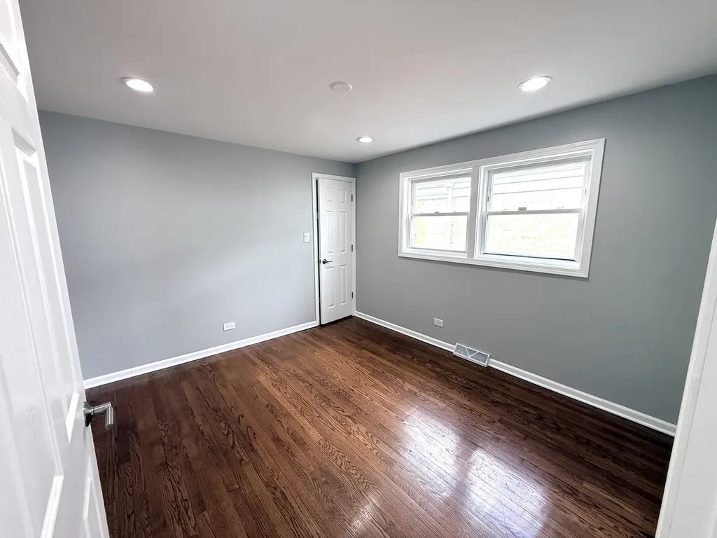 7805 South Homan Avenue Chicago IL 60652