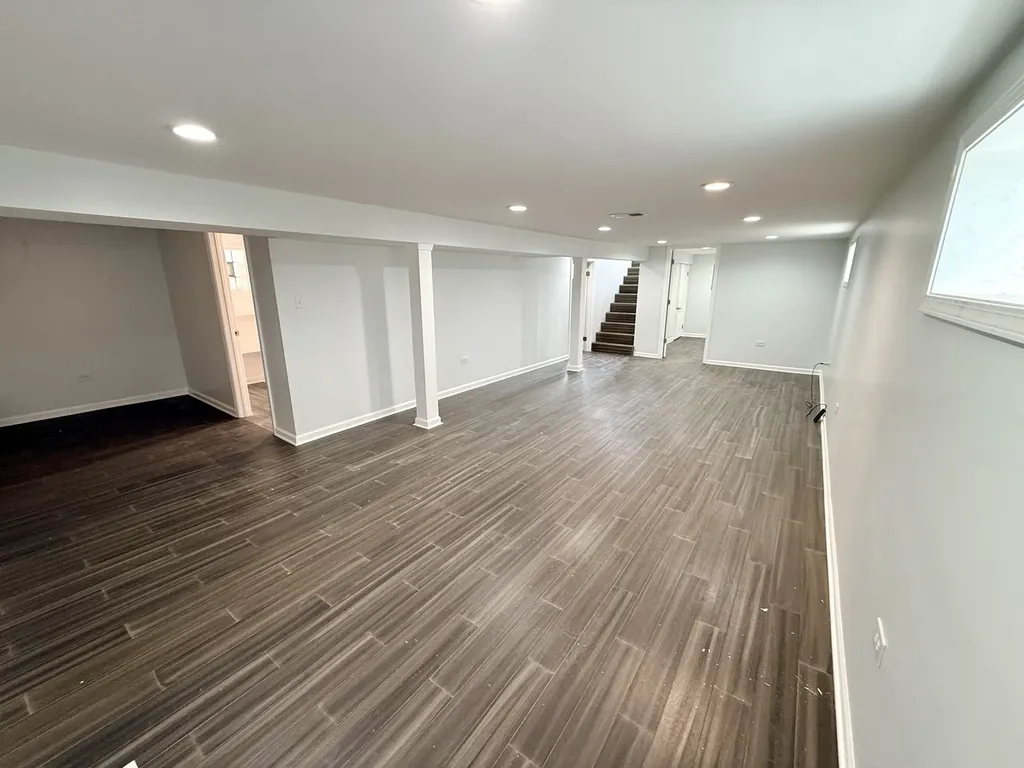 7805 South Homan Avenue Chicago IL 60652