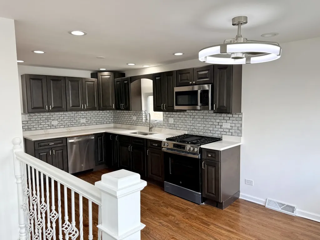 7805 South Homan Avenue Chicago IL 60652