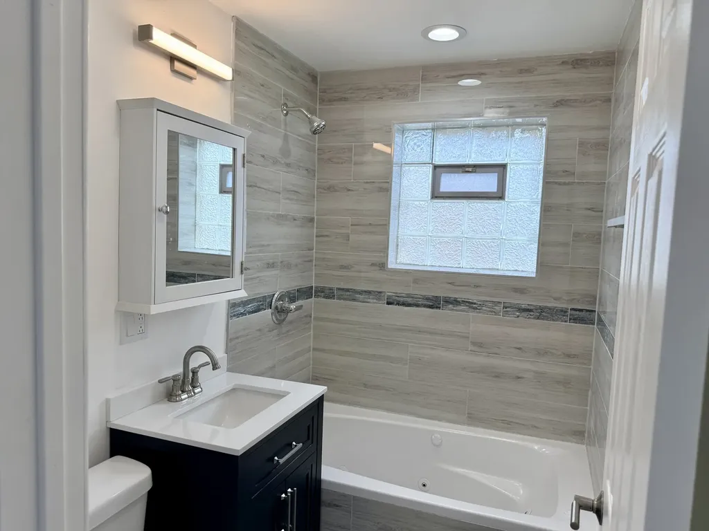 7805 South Homan Avenue Chicago IL 60652