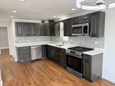 7805 South Homan Avenue Chicago IL 60652