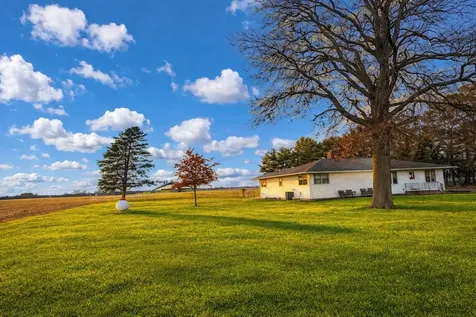16353 2300 North Avenue Walnut IL 61376