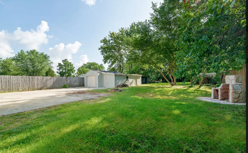 519 North Park Street Westmont IL 60559