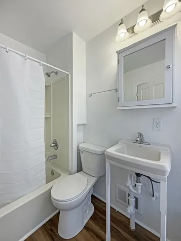 407 East Winneshiek Street Freeport IL 61032