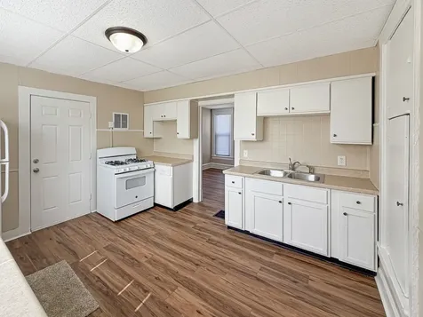 407 East Winneshiek Street Freeport IL 61032