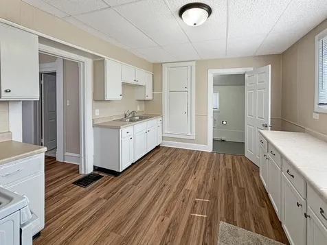 407 East Winneshiek Street Freeport IL 61032