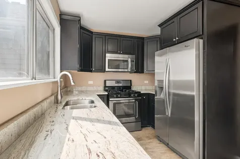371 Le Parc Circle Buffalo Grove IL 60089