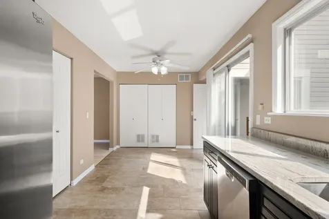 371 Le Parc Circle Buffalo Grove IL 60089