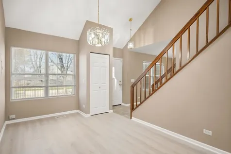 371 Le Parc Circle Buffalo Grove IL 60089