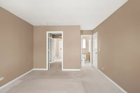 371 Le Parc Circle Buffalo Grove IL 60089