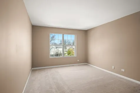 371 Le Parc Circle Buffalo Grove IL 60089