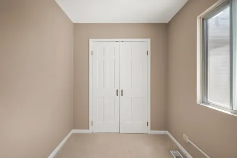 371 Le Parc Circle Buffalo Grove IL 60089