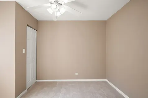 371 Le Parc Circle Buffalo Grove IL 60089