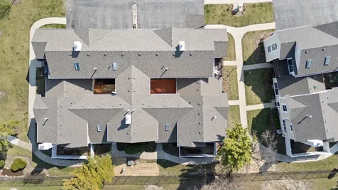 371 Le Parc Circle Buffalo Grove IL 60089