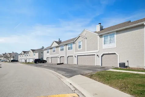 371 Le Parc Circle Buffalo Grove IL 60089
