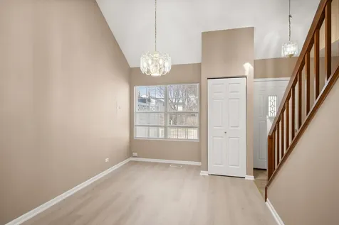 371 Le Parc Circle Buffalo Grove IL 60089