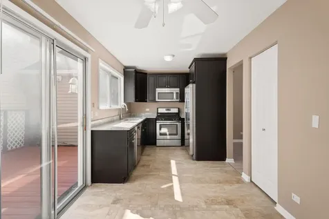371 Le Parc Circle Buffalo Grove IL 60089