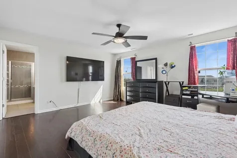 24 Beverly Lane Hawthorn Woods IL 60047