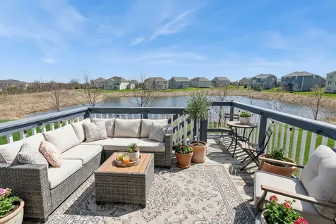 24 Beverly Lane Hawthorn Woods IL 60047