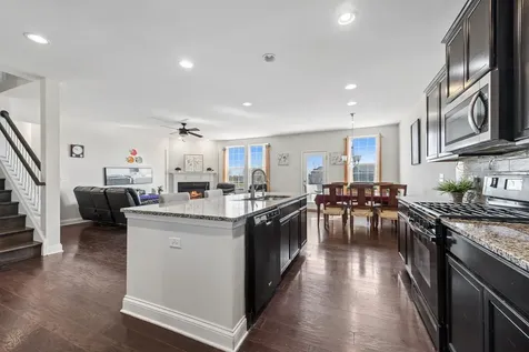 24 Beverly Lane Hawthorn Woods IL 60047