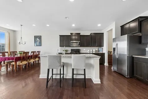24 Beverly Lane Hawthorn Woods IL 60047