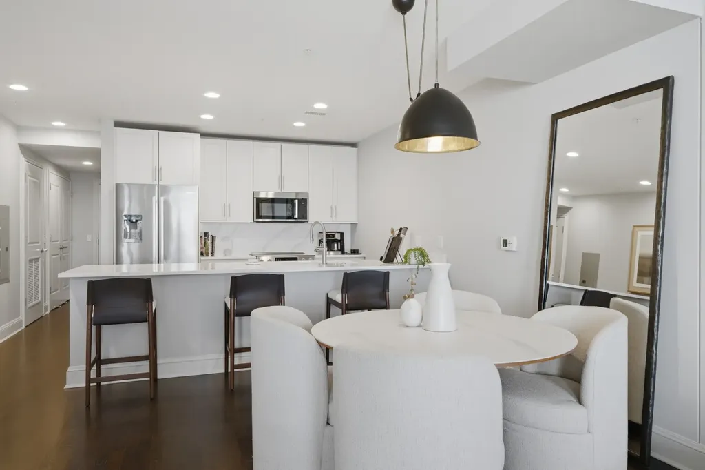850 North Lake Shore Drive Chicago IL 60611