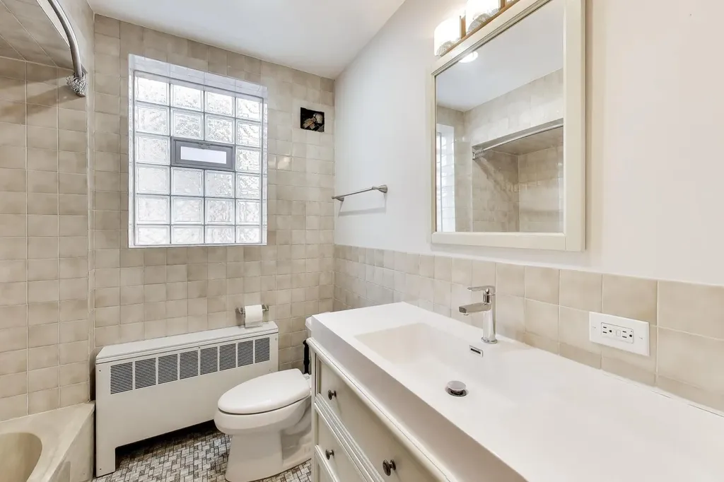 6503 North Maplewood Avenue Chicago IL 60645
