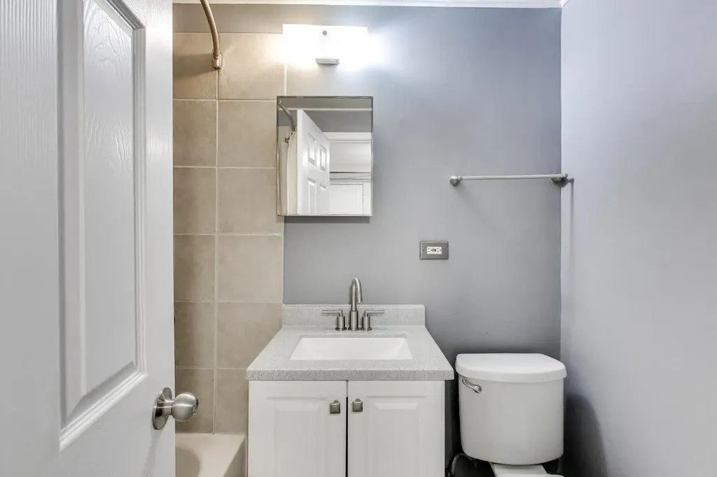 6503 North Maplewood Avenue Chicago IL 60645