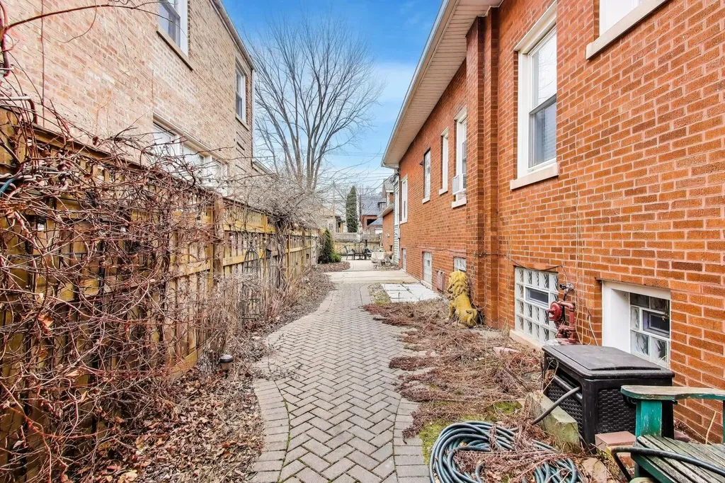 6503 North Maplewood Avenue Chicago IL 60645