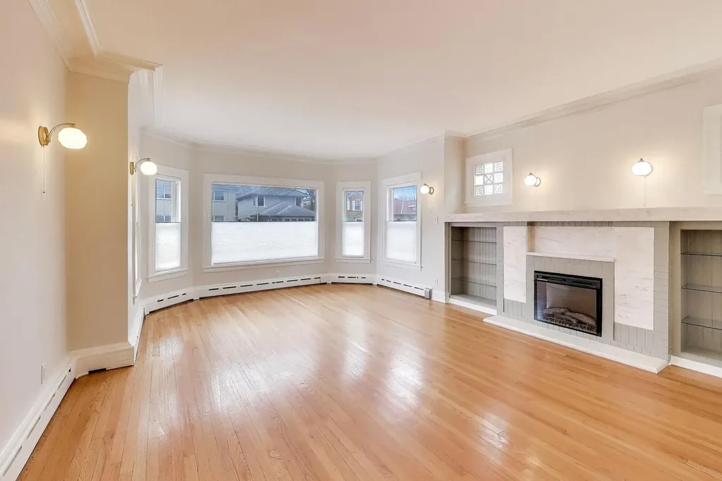 6503 North Maplewood Avenue Chicago IL 60645
