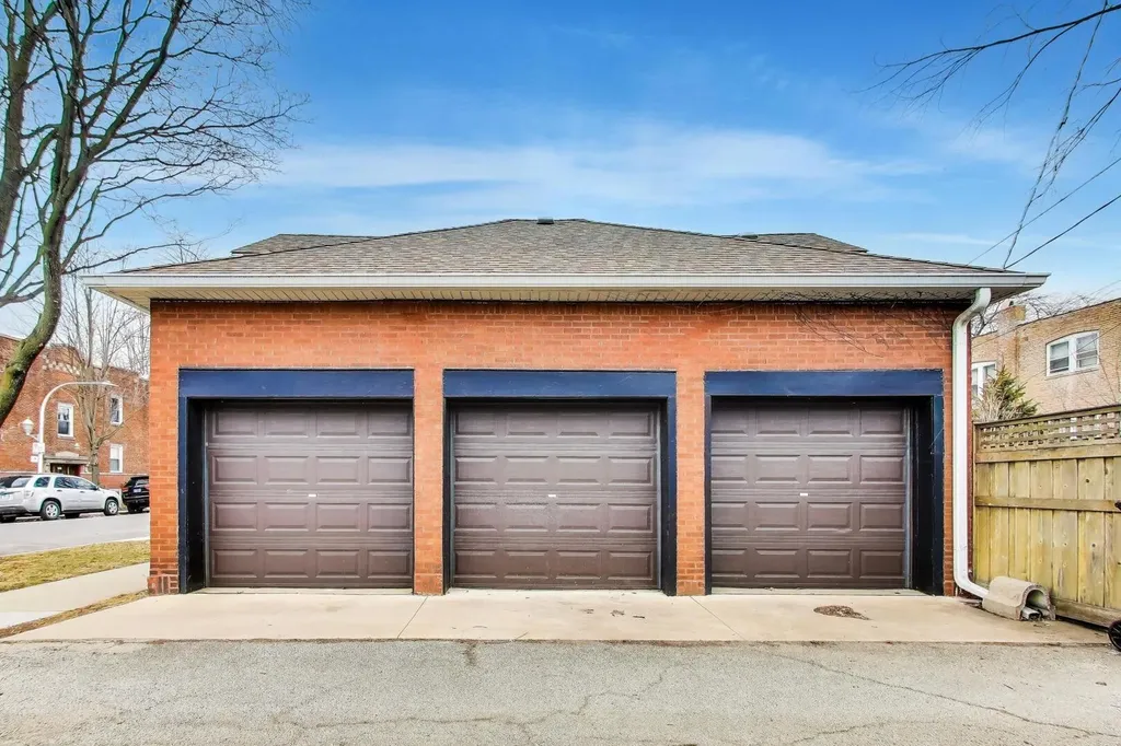 6503 North Maplewood Avenue Chicago IL 60645