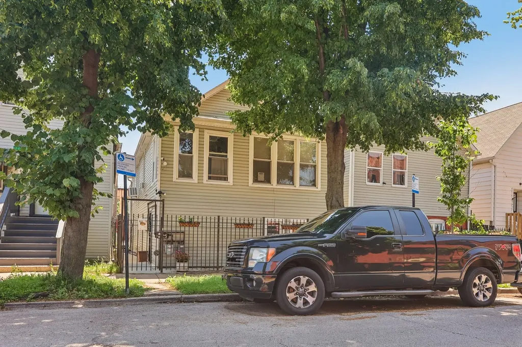4425 West Carroll Avenue Chicago IL 60624
