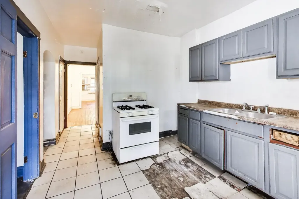 5738 South Ada Street Chicago IL 60636