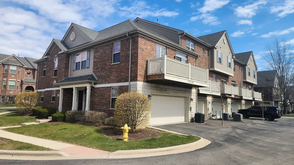 27W736 North Meadowview Drive Winfield IL 60190
