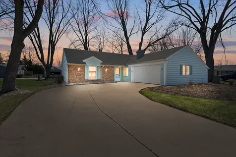 4 Barclay Court Montgomery IL 60538