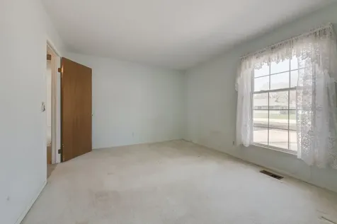 4 Barclay Court Montgomery IL 60538