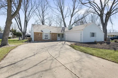 4 Barclay Court Montgomery IL 60538