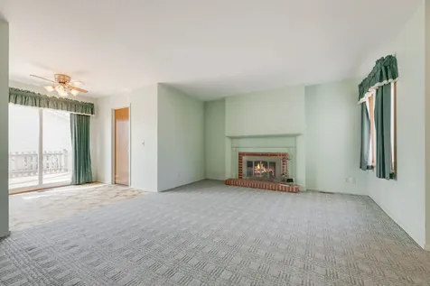 4 Barclay Court Montgomery IL 60538