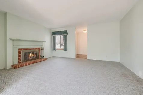 4 Barclay Court Montgomery IL 60538