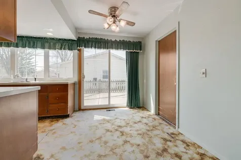 4 Barclay Court Montgomery IL 60538