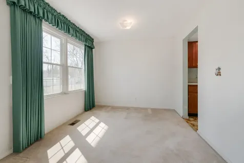4 Barclay Court Montgomery IL 60538