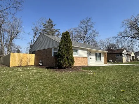 320 Minocqua Street Park Forest IL 60466