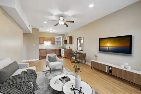 4522 South Calumet Avenue Chicago IL 60653