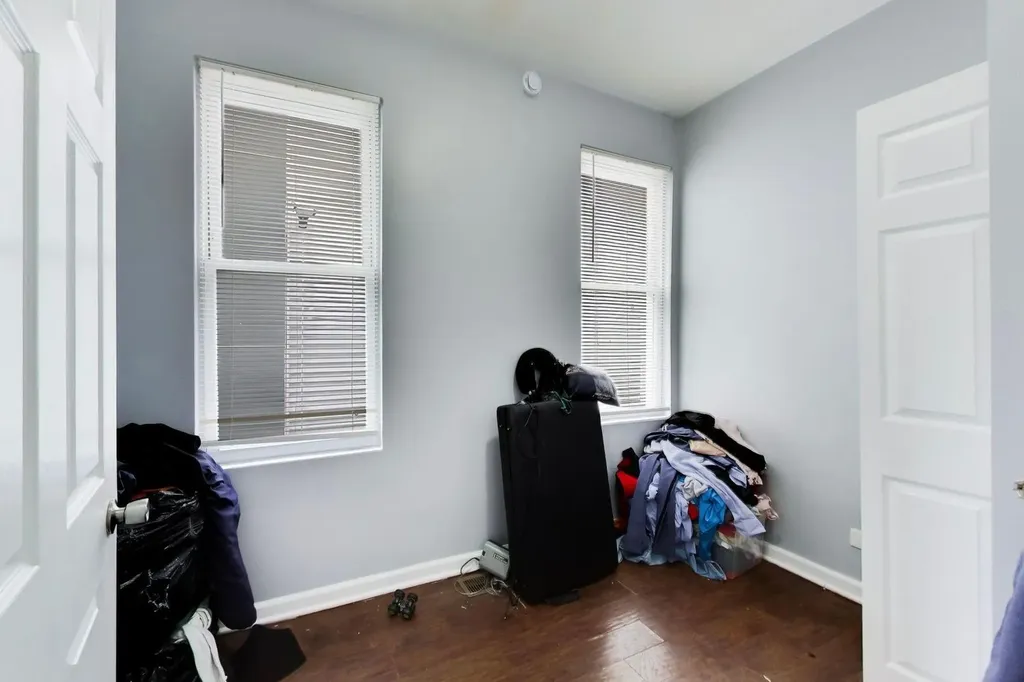 7524 South Ellis Avenue Chicago IL 60619