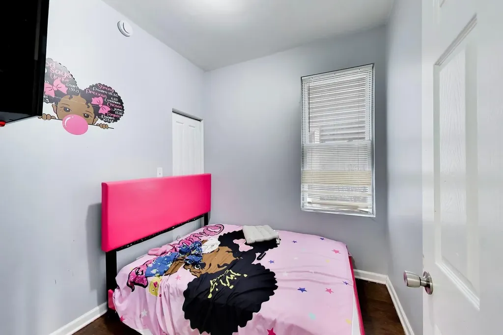 7524 South Ellis Avenue Chicago IL 60619