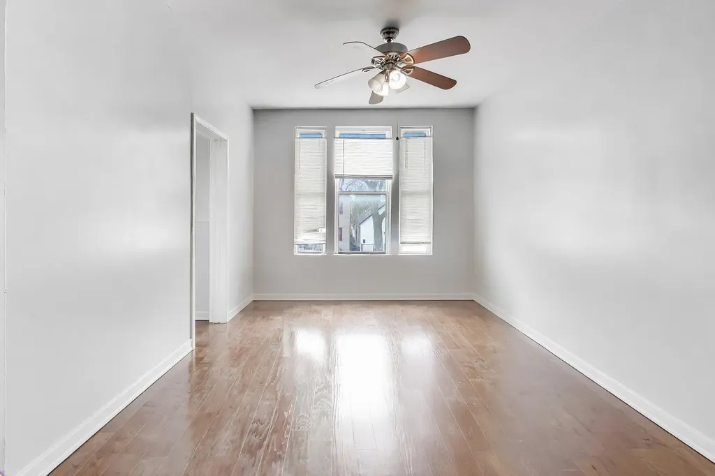 7524 South Ellis Avenue Chicago IL 60619