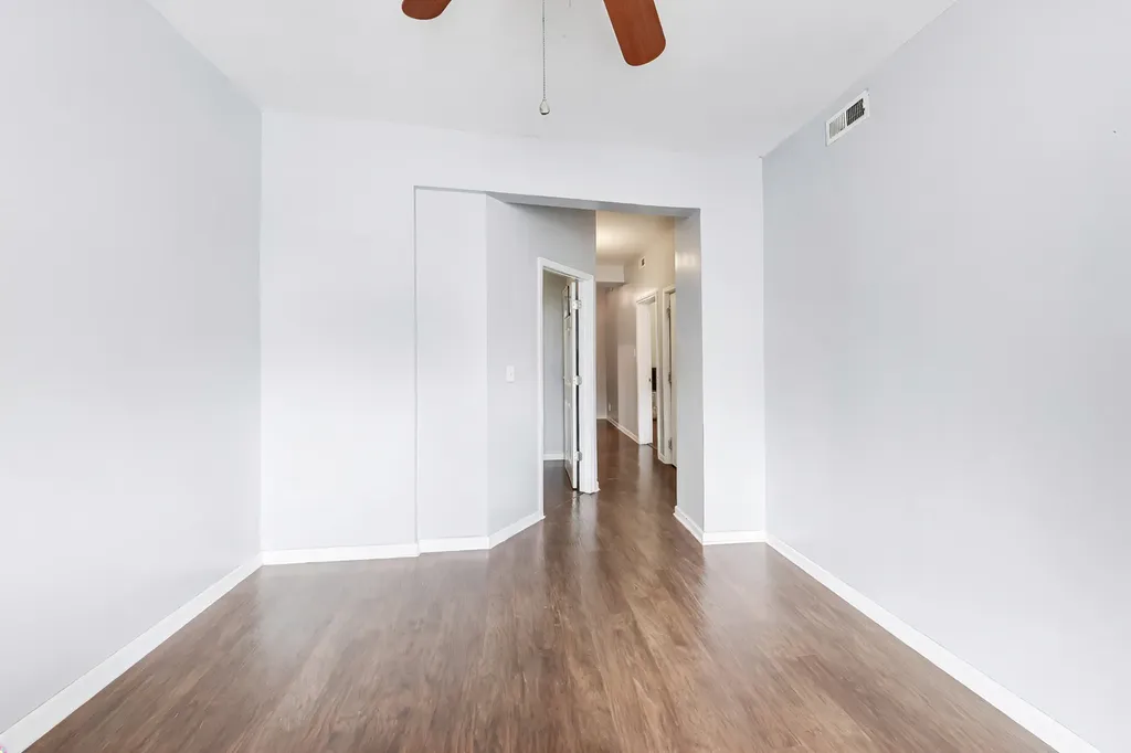 7524 South Ellis Avenue Chicago IL 60619