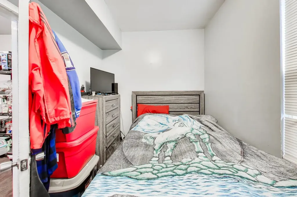 7524 South Ellis Avenue Chicago IL 60619