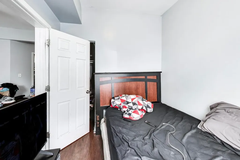7524 South Ellis Avenue Chicago IL 60619